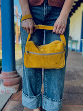 Cargar imagen en el visor de la galería, Guiña Amarilla