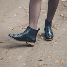 Cargar imagen en el visor de la galería, Tiuque Croco Negro (PRE-ORDER)