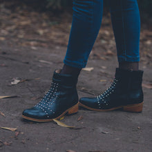 Cargar imagen en el visor de la galería, Perdiz Negro (PRE-ORDER)