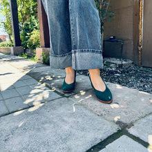 Cargar imagen en el visor de la galería, Reinita Verde Edén (PRE-ORDER)