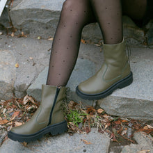 Cargar imagen en el visor de la galería, Cachaña Verde (PRE-ORDER)