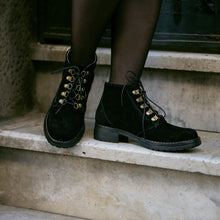 Cargar imagen en el visor de la galería, Pibi Negro (PRE-ORDER)