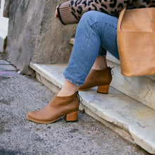 Cargar imagen en el visor de la galería, Trile Tostado (PRE-ORDER)