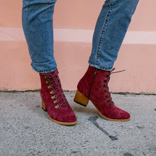 Cargar imagen en el visor de la galería, Vari Burdeo (PRE-ORDER)