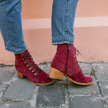 Cargar imagen en el visor de la galería, Vari Burdeo (PRE-ORDER)