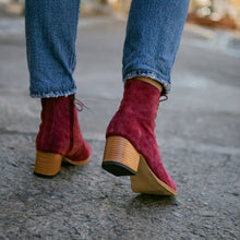 Cargar imagen en el visor de la galería, Vari Burdeo (PRE-ORDER)