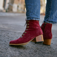 Cargar imagen en el visor de la galería, Vari Burdeo (PRE-ORDER)