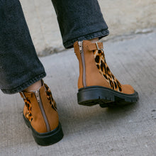 Cargar imagen en el visor de la galería, Peuco Print (PRE-ORDER)