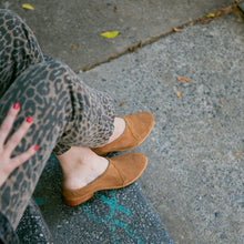 Cargar imagen en el visor de la galería, Suri Camel (PRE-ORDER)