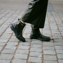 Cargar imagen en el visor de la galería, Peuco Negro (PRE-ORDER)