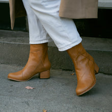 Cargar imagen en el visor de la galería, Yeco Tostado (PRE-ORDER)