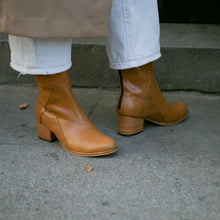 Cargar imagen en el visor de la galería, Yeco Tostado (PRE-ORDER)