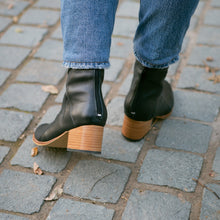 Cargar imagen en el visor de la galería, Yeco Negro (PRE-ORDER)