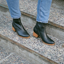 Cargar imagen en el visor de la galería, Yeco Negro (PRE-ORDER)