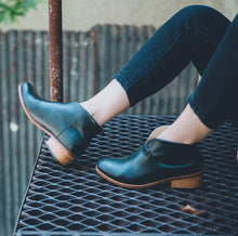 Cargar imagen en el visor de la galería, Concón Negro (PRE-ORDER)