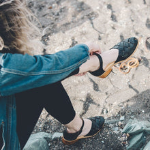 Cargar imagen en el visor de la galería, Bengalí Negro (PRE- ORDER)