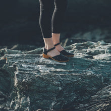 Cargar imagen en el visor de la galería, Bengalí Negro (PRE- ORDER)