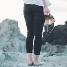 Cargar imagen en el visor de la galería, Bengalí Negro (PRE- ORDER)