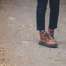 Cargar imagen en el visor de la galería, Traro Castaño (PRE-ORDER)