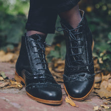 Cargar imagen en el visor de la galería, Lechuza Negro (PRE-ORDER)