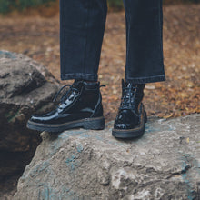 Cargar imagen en el visor de la galería, Traro Charol Negro (PRE-ORDER)