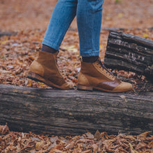 Cargar imagen en el visor de la galería, Lechuza Miel (PRE-ORDER)