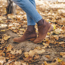 Cargar imagen en el visor de la galería, Turca Castaño (PRE-ORDER)