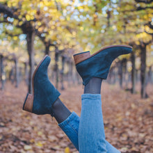 Cargar imagen en el visor de la galería, Turca Grafito (PRE-ORDER)