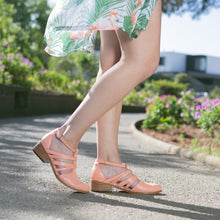 Cargar imagen en el visor de la galería, Chincol Coral (PRE-ORDER)