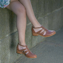 Cargar imagen en el visor de la galería, Chincol Café (PRE-ORDER)