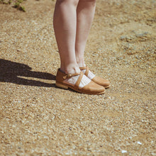 Cargar imagen en el visor de la galería, Petrel Camel (PRE-ORDER)