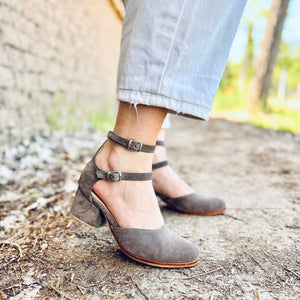 Cotorra Taupe (PRE-ORDER)