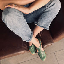 Cargar imagen en el visor de la galería, Colibri Verde (PRE-ORDER)
